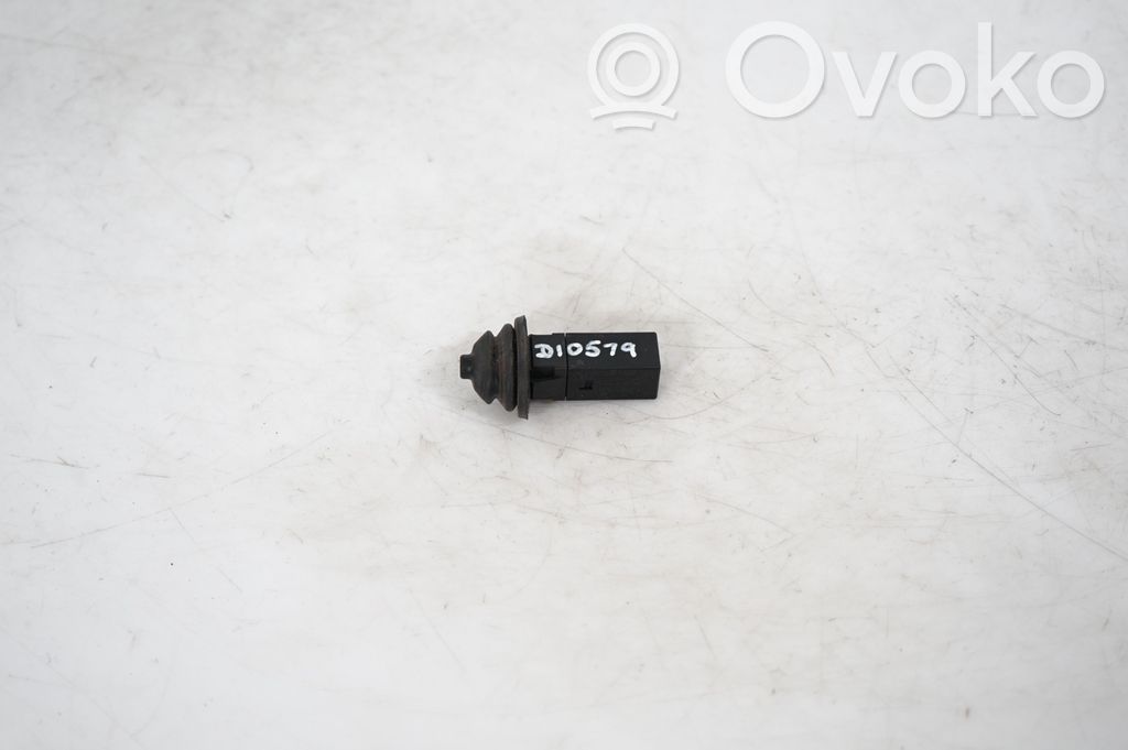 Fuel tank cap lock (5)