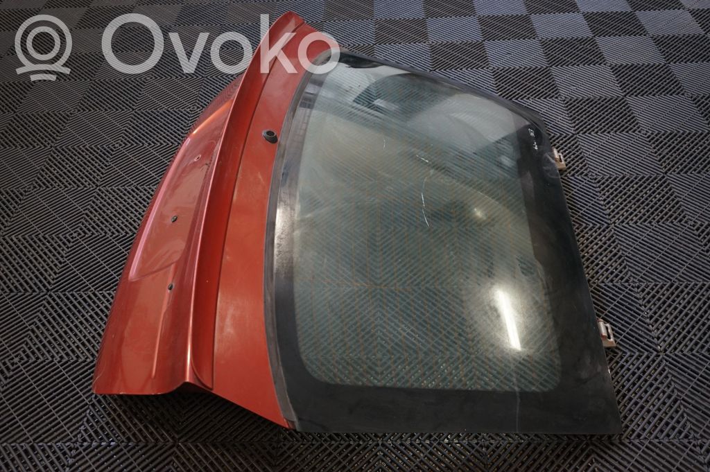 Tailgate/trunk/boot lid (2)