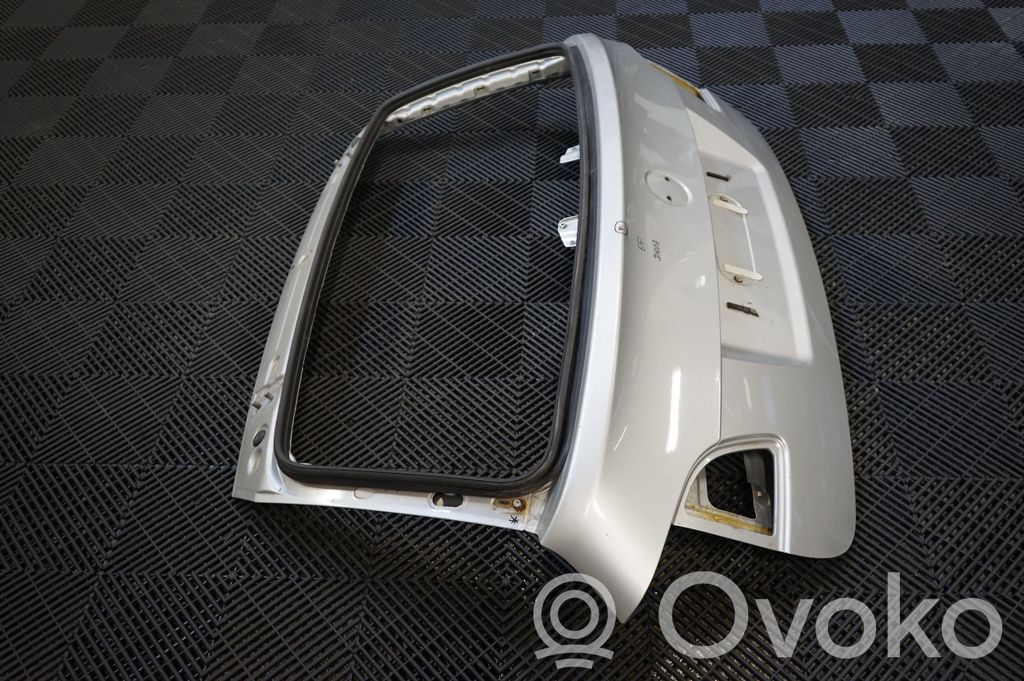 Tailgate/trunk/boot lid (4)