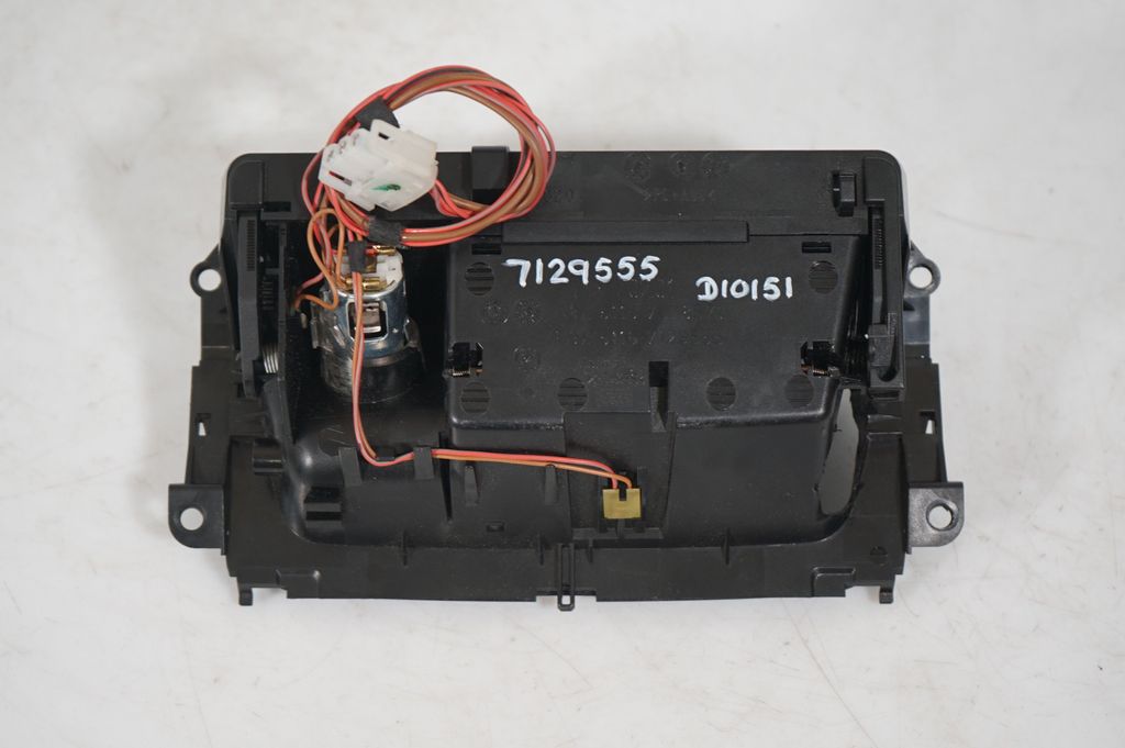 Ashtray (front) (10)