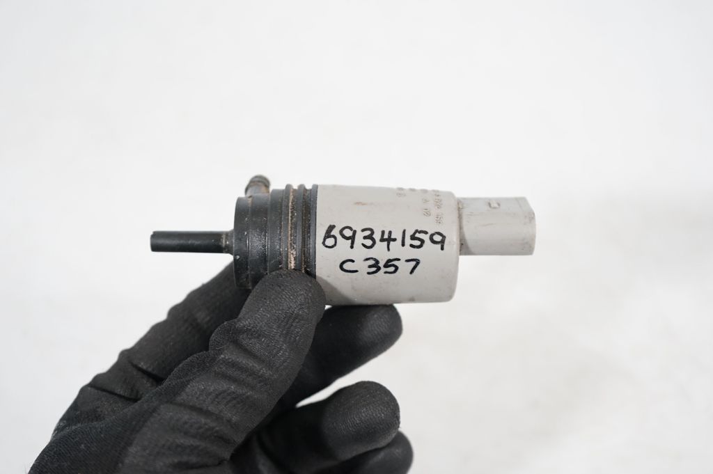 Windscreen/windshield washer pump (7)