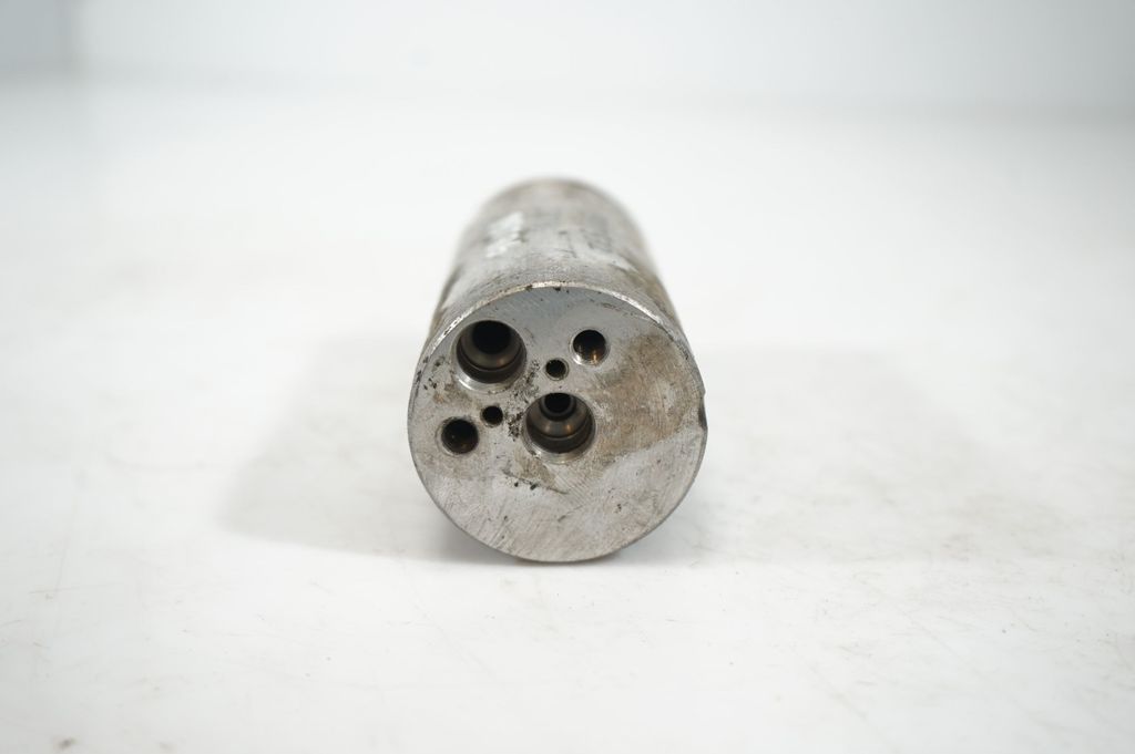 Air conditioning (A/C) air dryer (5)