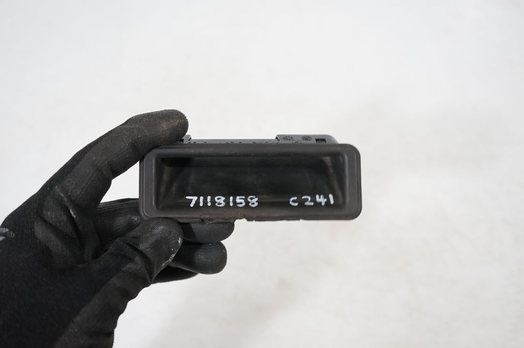 Tailgate/trunk/boot exterior handle (8)