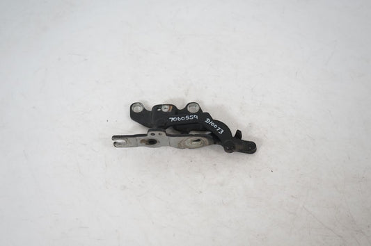 Engine bonnet/hood hinges