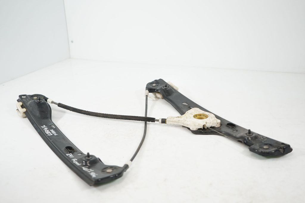 Front door window regulator with motor (7)