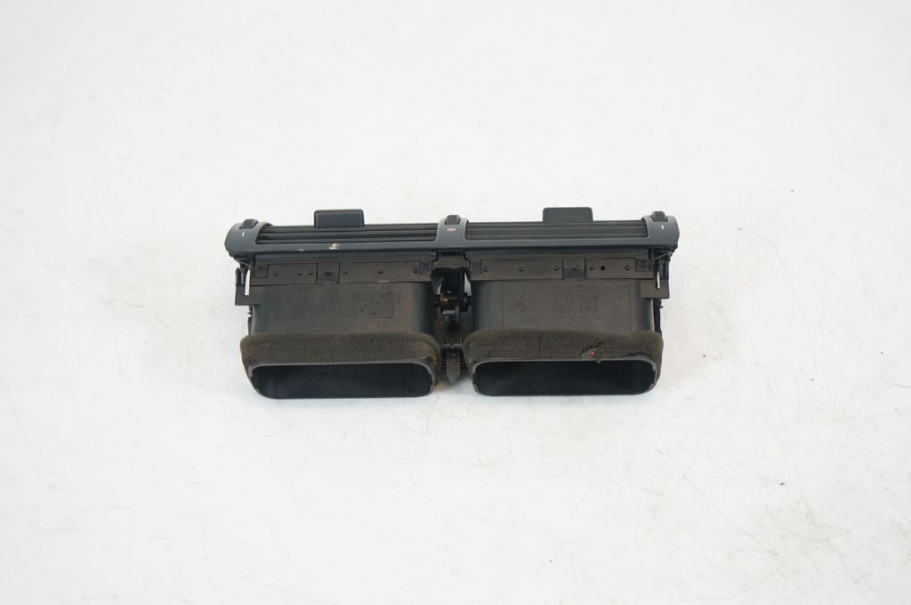 Dash center air vent grill (3)