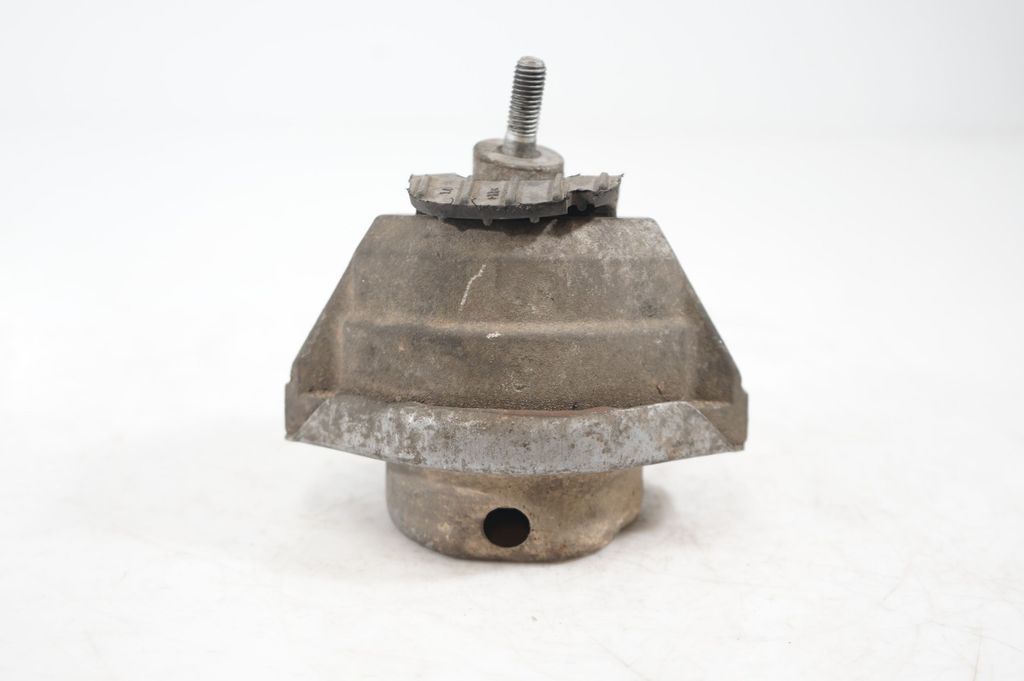 Engine mount bracket (5)