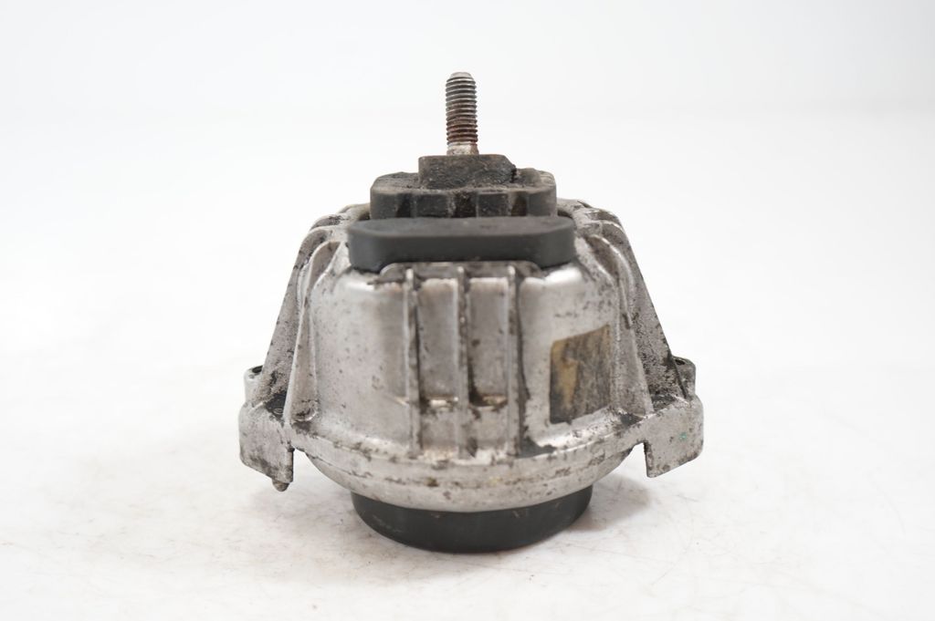 Engine mount bracket (4)