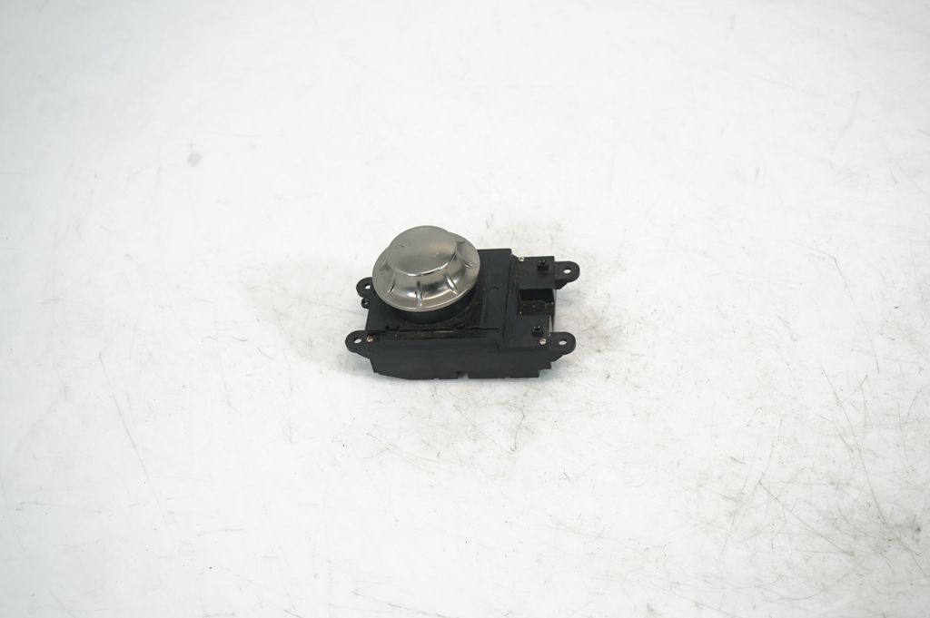 Multifunctional control switch/knob (4)