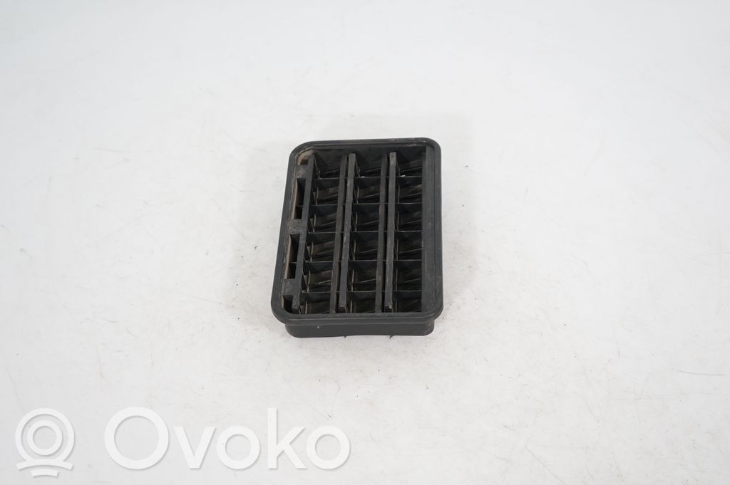 Quarter panel pressure vent (4)