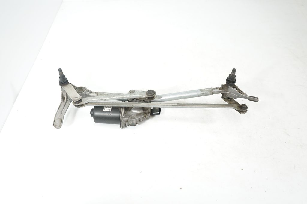 Front wiper linkage and motor (5)