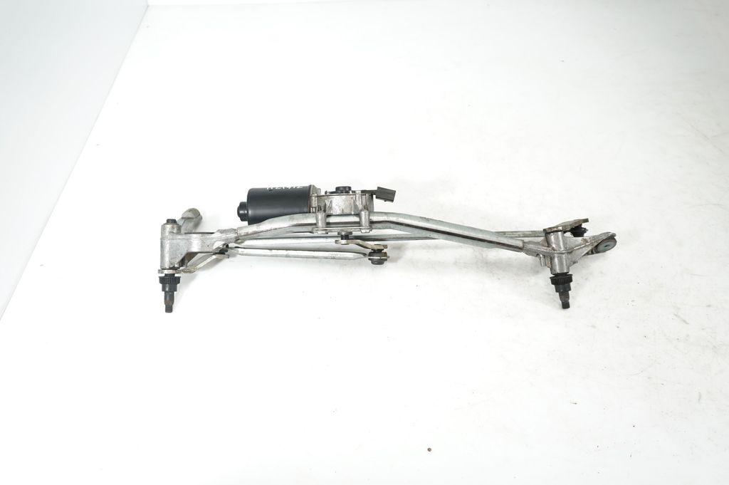 Front wiper linkage and motor (3)