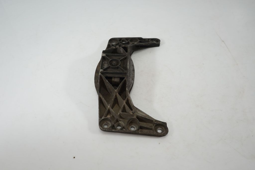 Gearbox mounting bracket (2)