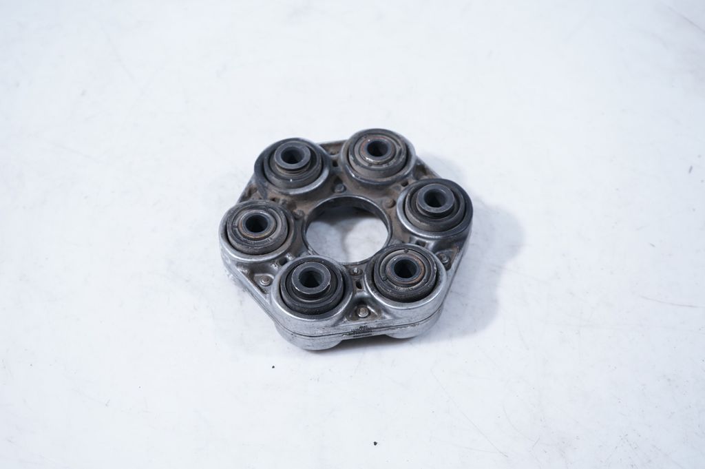 Rear prop shaft donut coupling/joint (5)