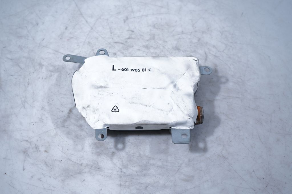 Front door airbag (6)