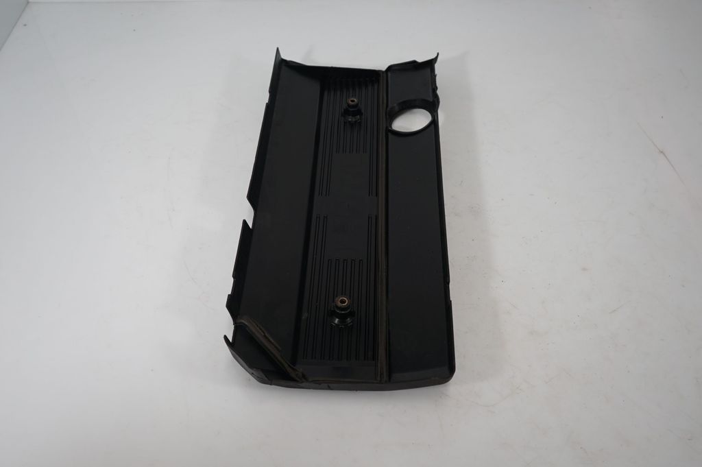 Engine cover (trim) (5)