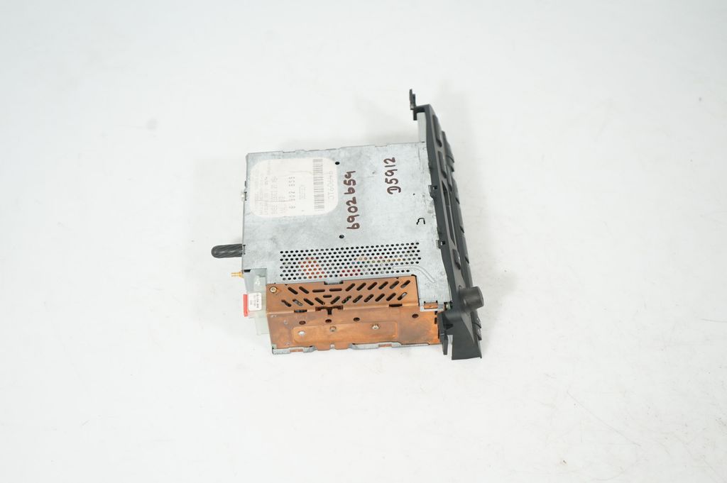 Radio/CD/DVD/GPS head unit (4)