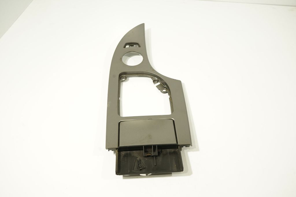Gear shifter surround trim plastic (5)