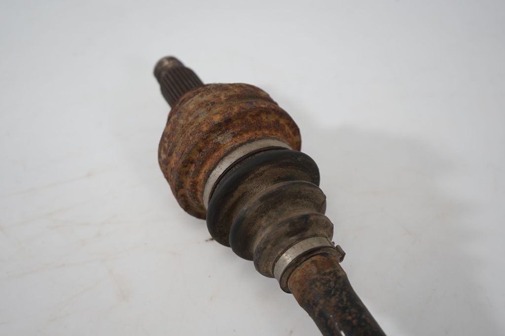 Rear driveshaft (7)