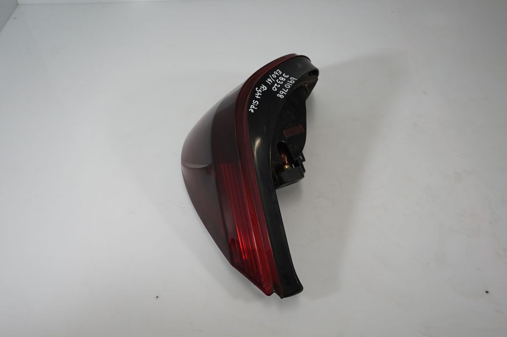 Rear/tail lights (2)