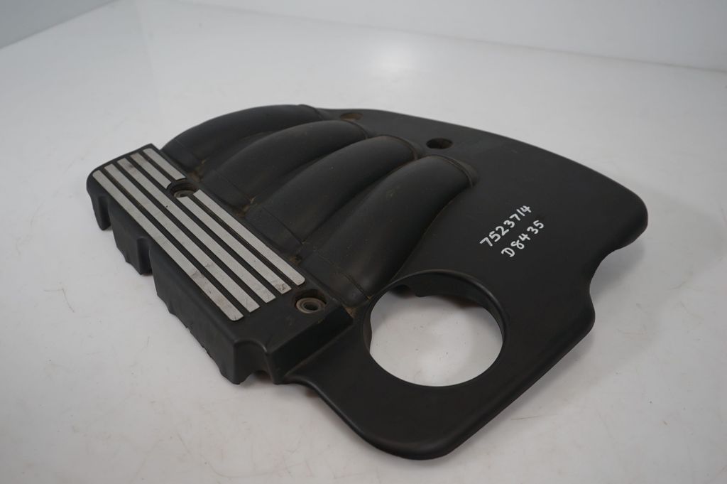 Engine cover (trim) (6)