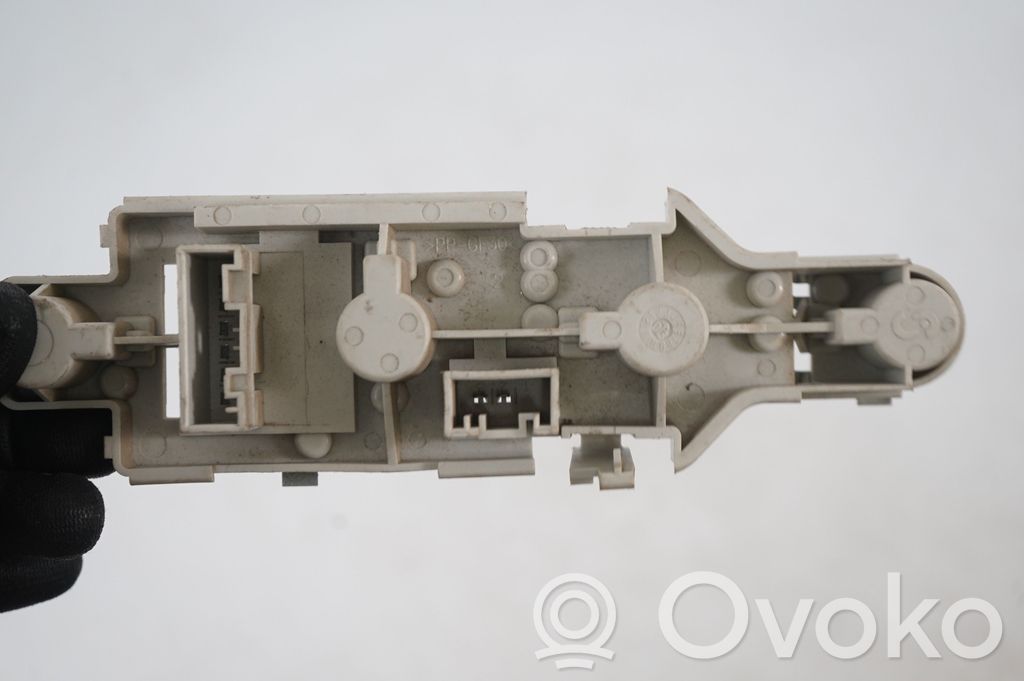 Tail light bulb cover holder (7)