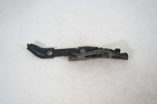 Tailgate/trunk/boot hinge