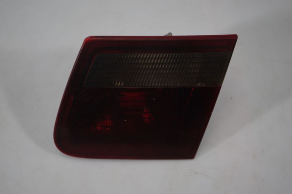 Tailgate rear/tail lights (6)