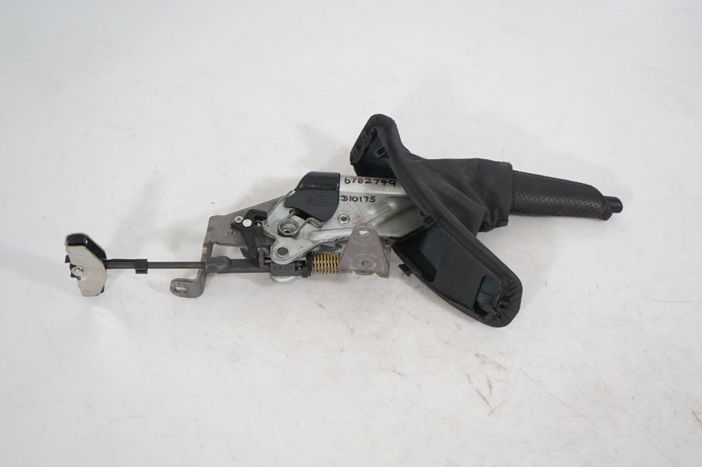 Handbrake/parking brake lever assembly