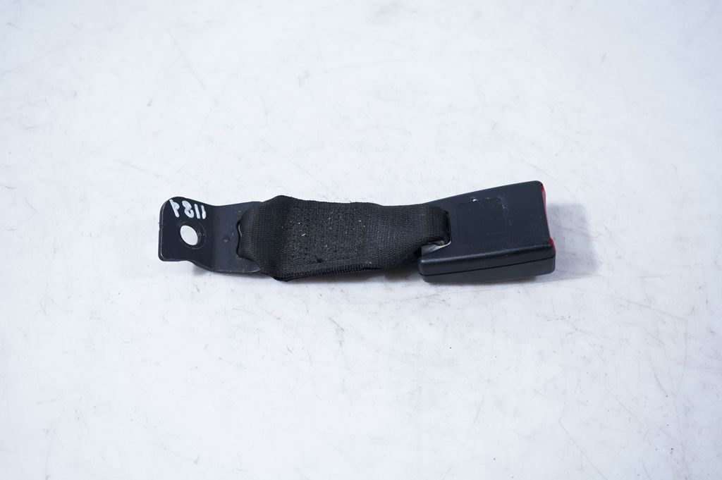 Rear seatbelt buckle (5)