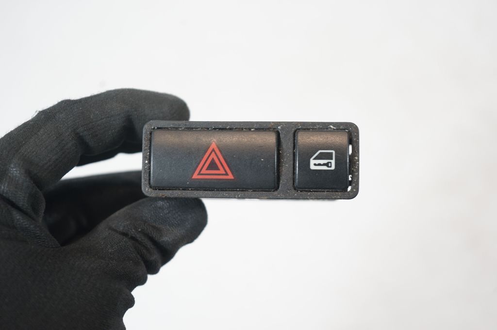 Hazard light switch (6)