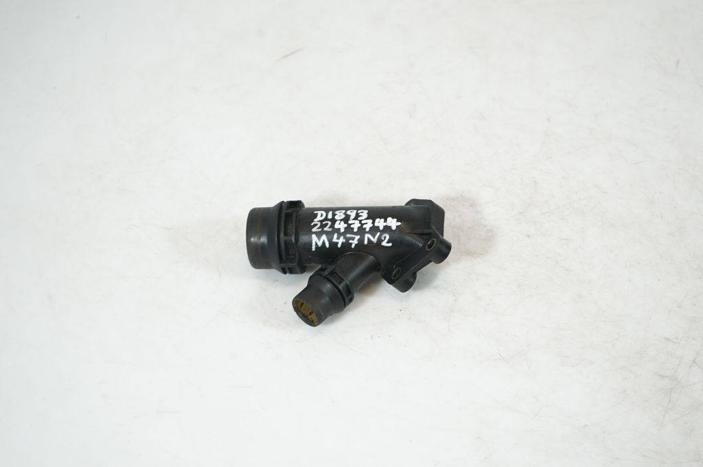 Engine coolant pipe/hose