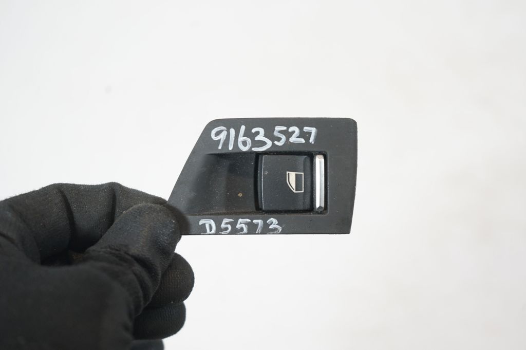 Electric window control switch (7)