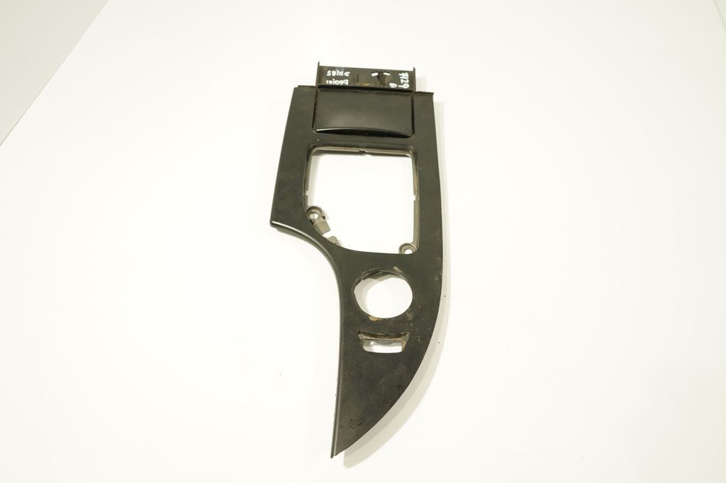 Gear shifter surround trim plastic (3)