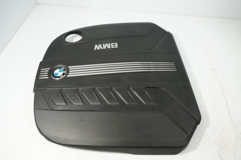 Engine cover (trim) (4)