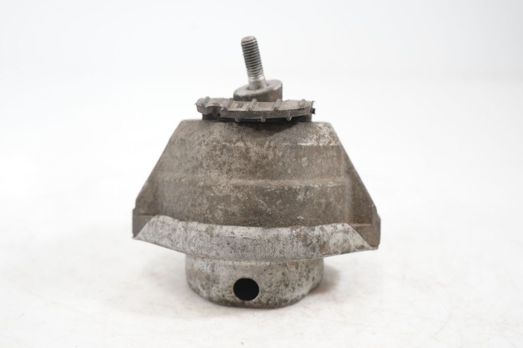 Engine mount bracket (4)