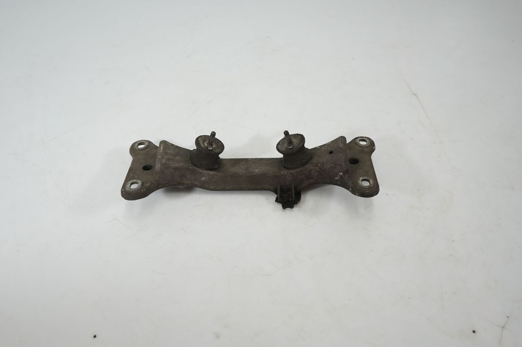 Gearbox mounting bracket (3)