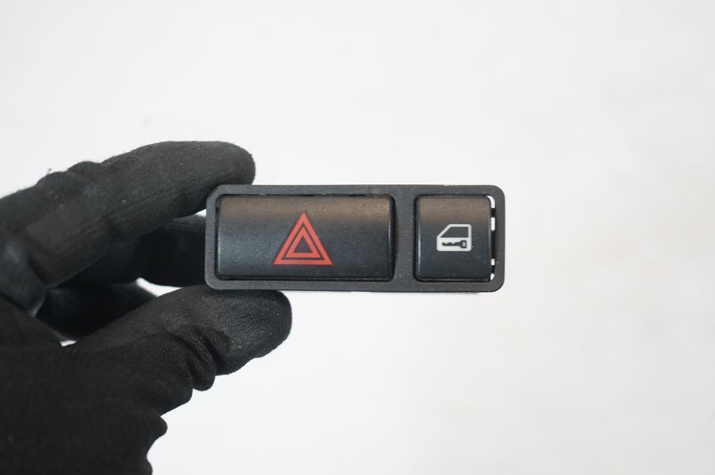 Hazard light switch (6)