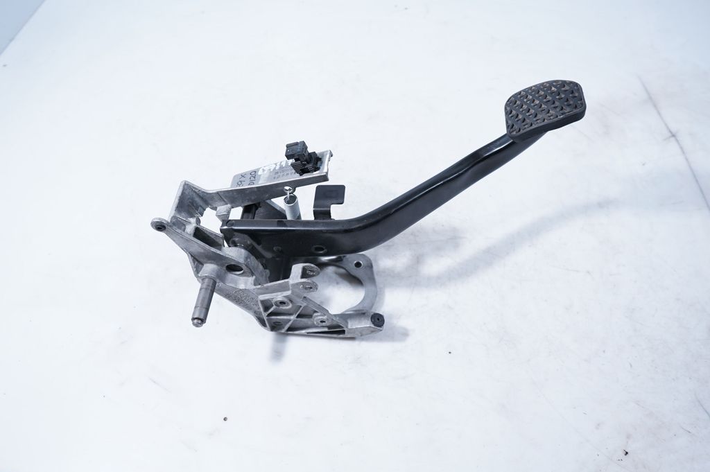 Pedal assembly (3)