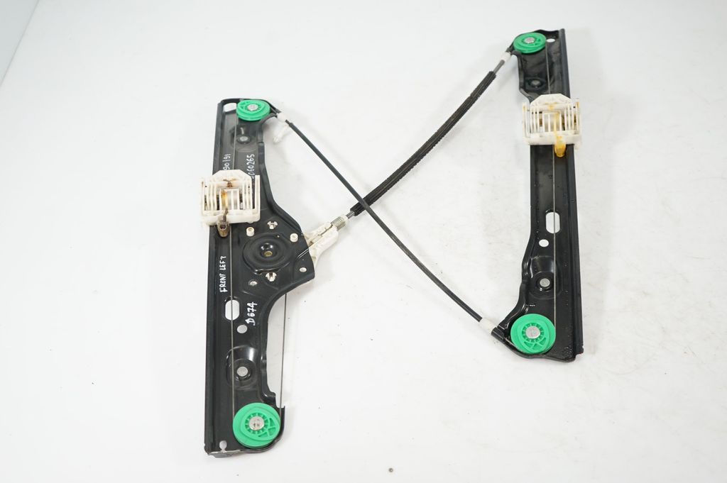 Front door window regulator with motor (4)