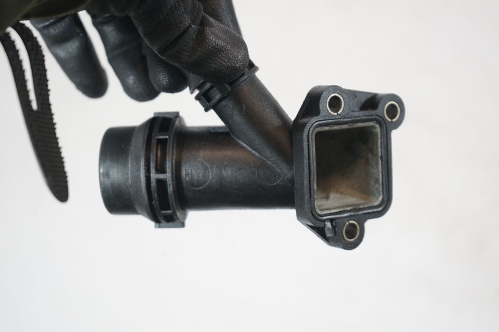 Engine coolant pipe/hose (6)