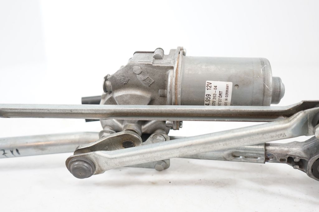 Front wiper linkage and motor (8)