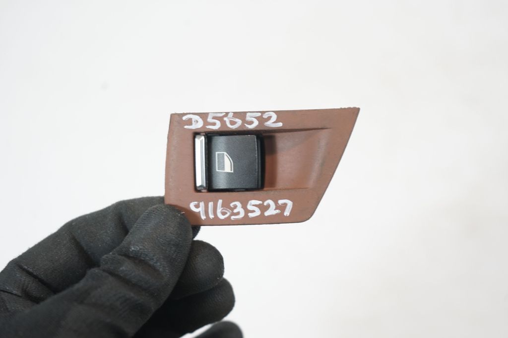 Electric window control switch (7)