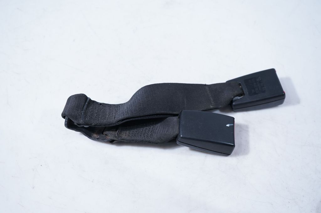Rear seatbelt buckle (3)