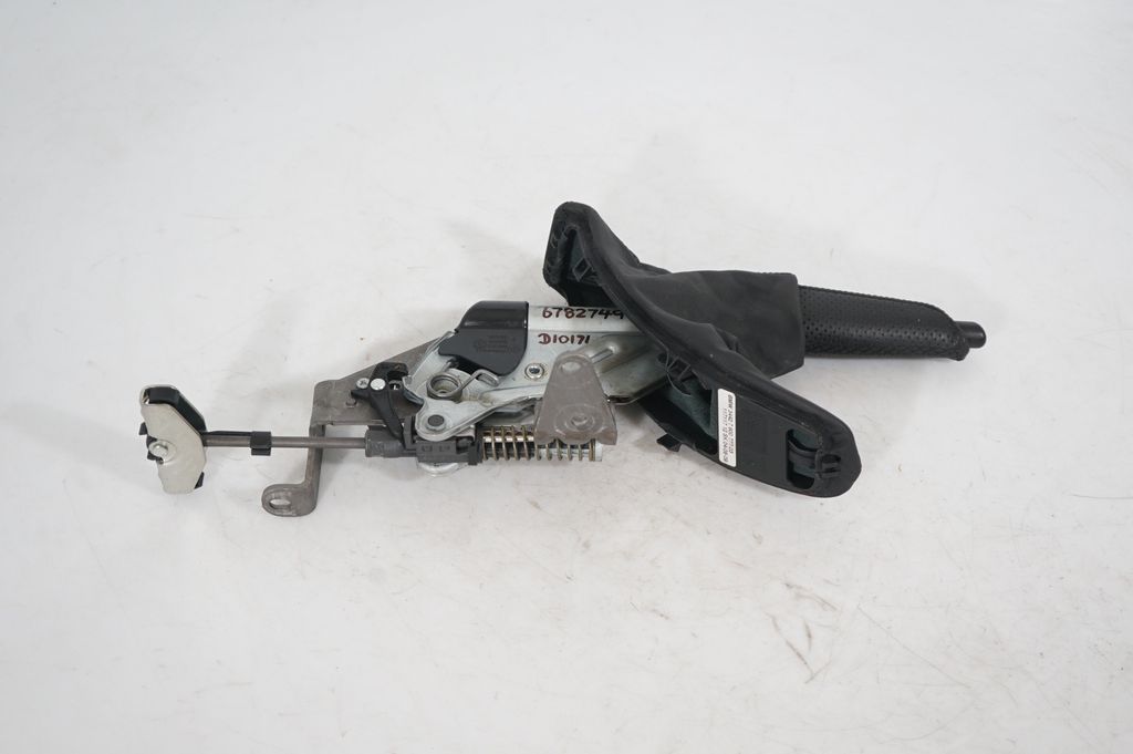 Handbrake/parking brake lever assembly