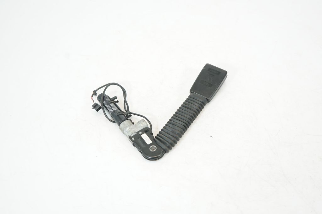 Front seatbelt buckle (5)