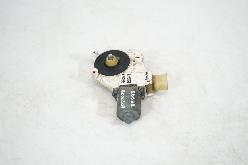 Front door window regulator with motor (4)