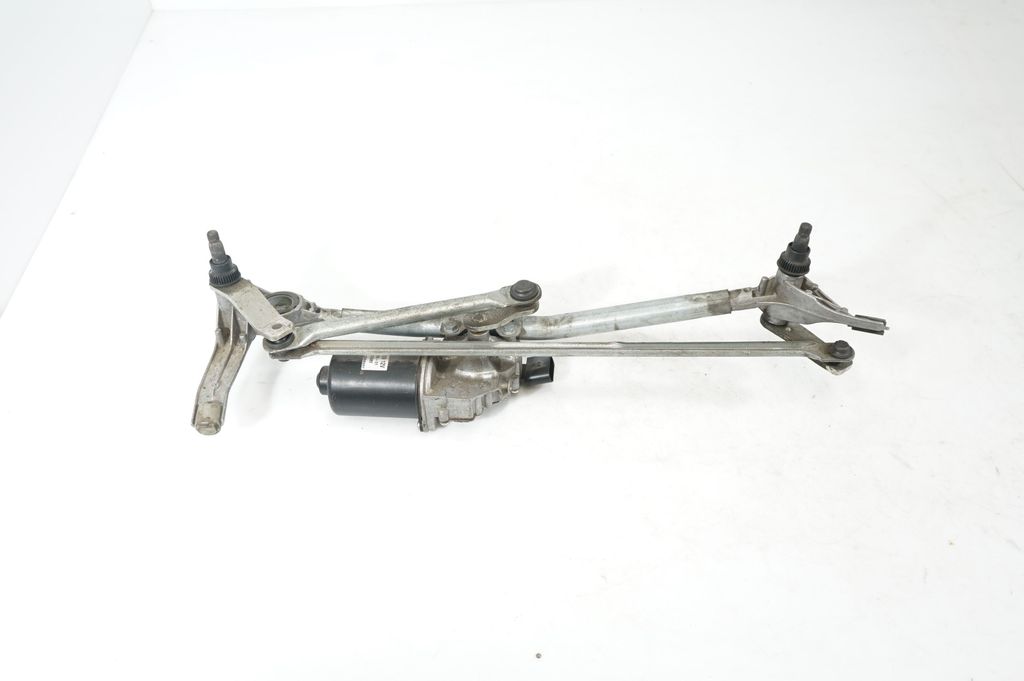 Front wiper linkage and motor (5)