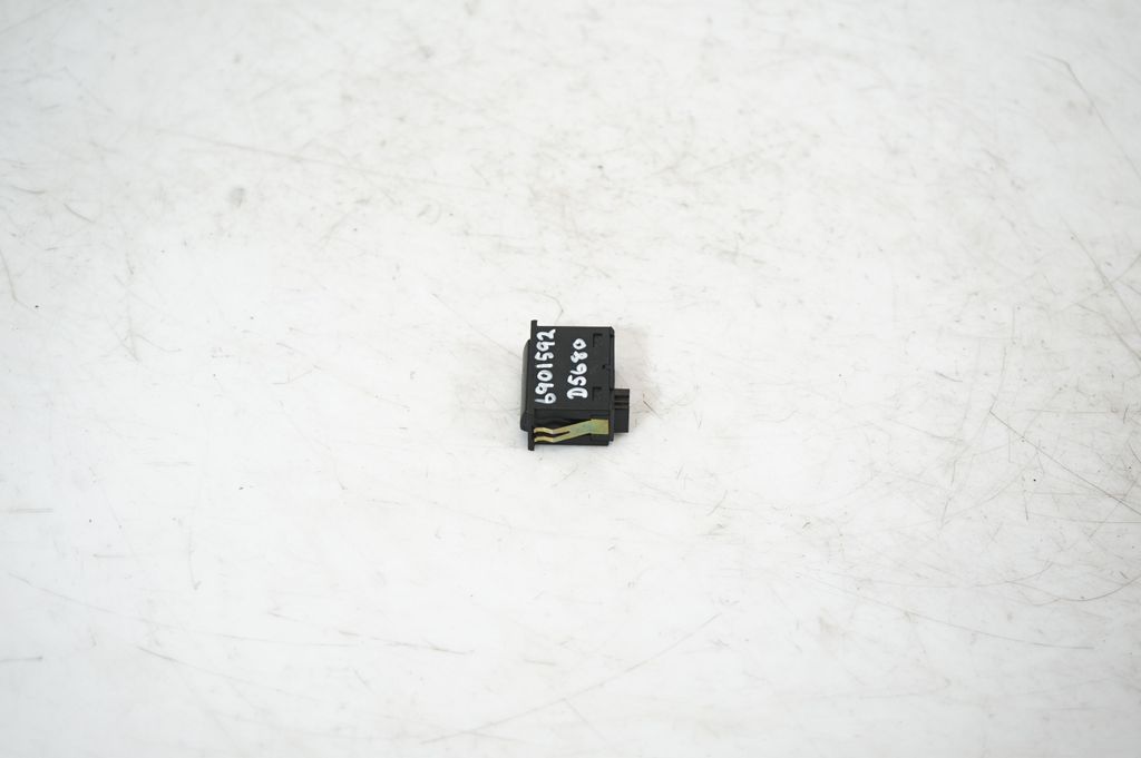 Traction control (ASR) switch (2)