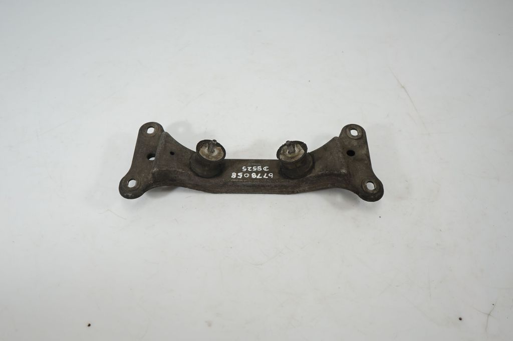 Gearbox mounting bracket (3)